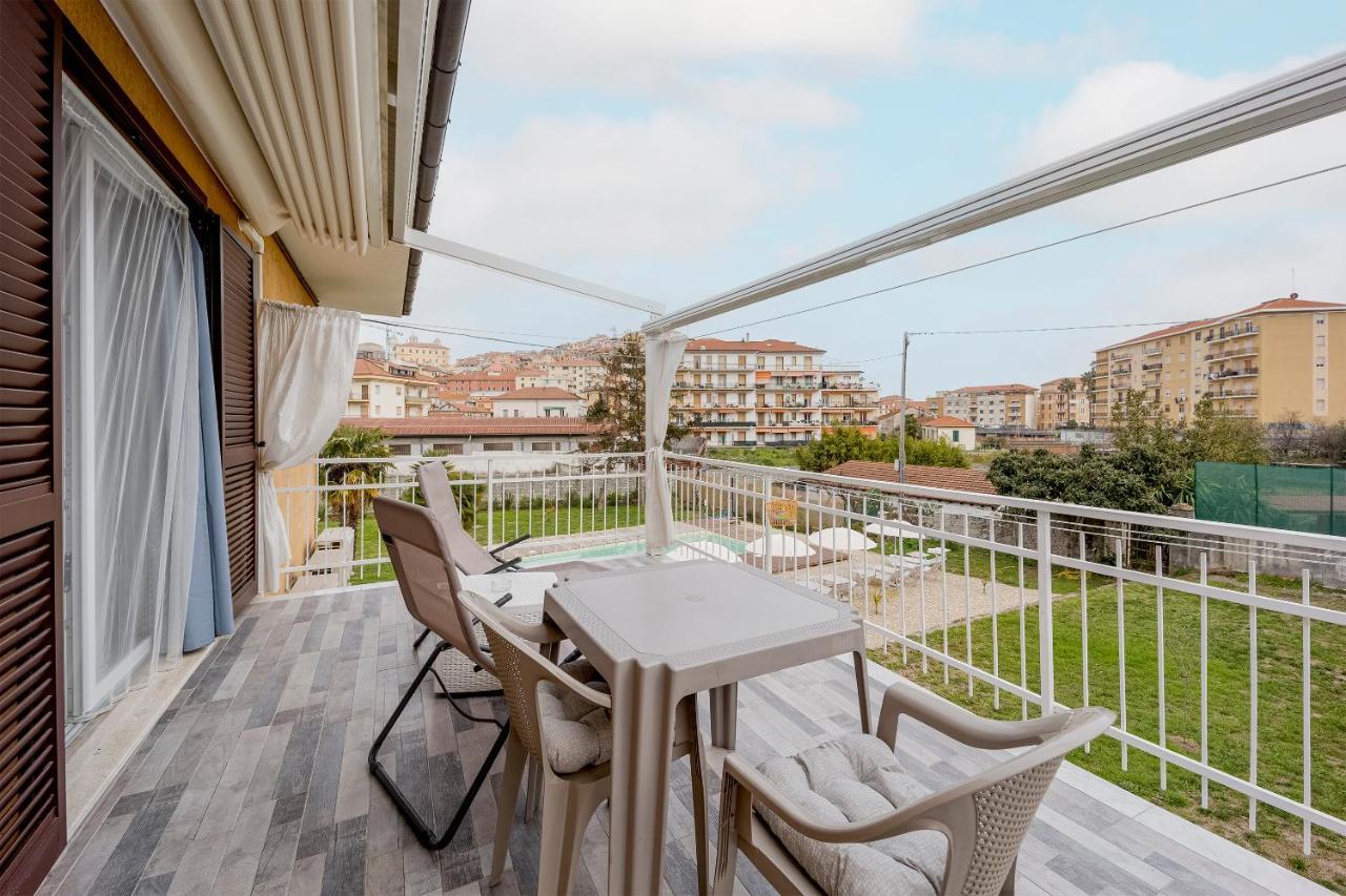 Il Gattino Di Porto - Apt 6 - Monolocale Terrazzo Piscina Imperia Εξωτερικό φωτογραφία
